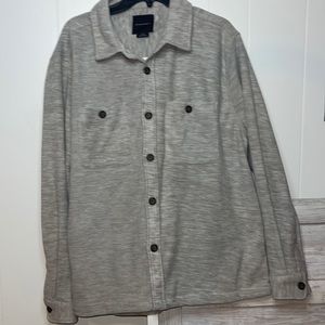 Men’s fleece jacket.